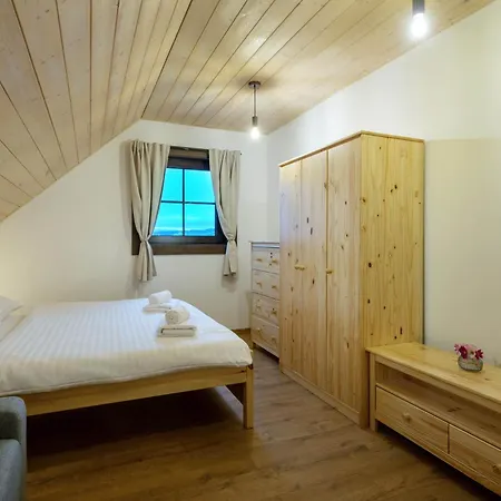 Hébergement de vacances Tatralake With Barrel Sauna - Pri Mare Liptovský Mikuláš